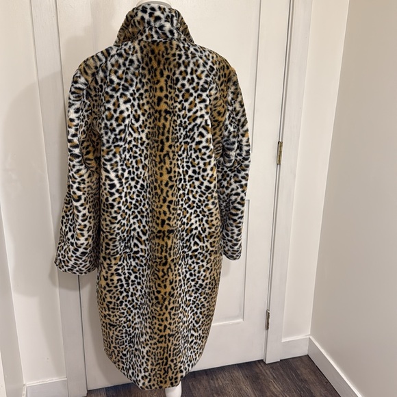 NWT Stoosh By 26 International Faux Fur Leopard Print Coat w/ Pockets Tan Cream - Picture 4 of 15